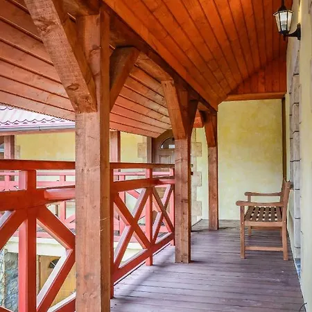 Dom Na Klonowym Wzgorzu 住宿加早餐酒店 3*