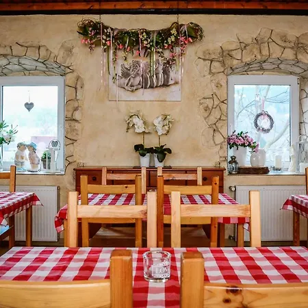 Dom Na Klonowym Wzgorzu 住宿加早餐酒店